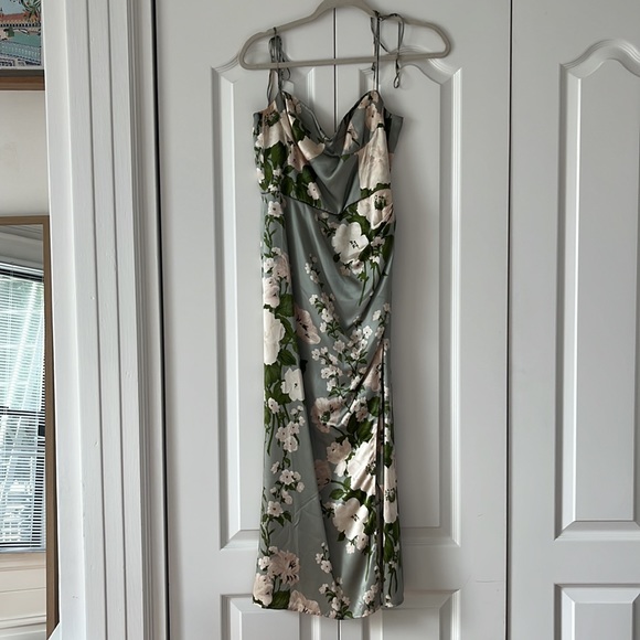 AUTHENTIC Reformation Marguerite Floral Green Sage Silk Dress - Picture 6 of 12